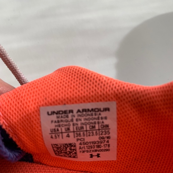 Under Armour Youth sneakers - Picture 6 of 6